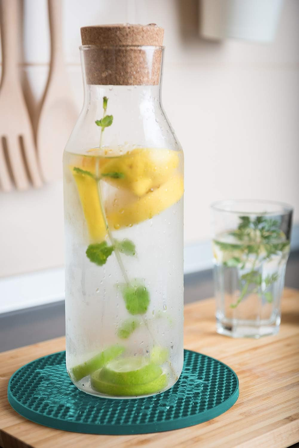 Silicone Pot Holders and Trivet Mats Heat Resistant to 440°F to Protect Your Table and Countertop Contains 4 Pieces 2 round and 2 Squared